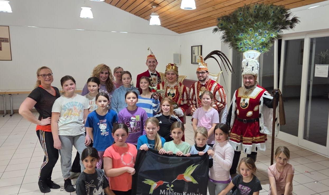 Ein Erinnerungsfoto mit allen Beteiligten